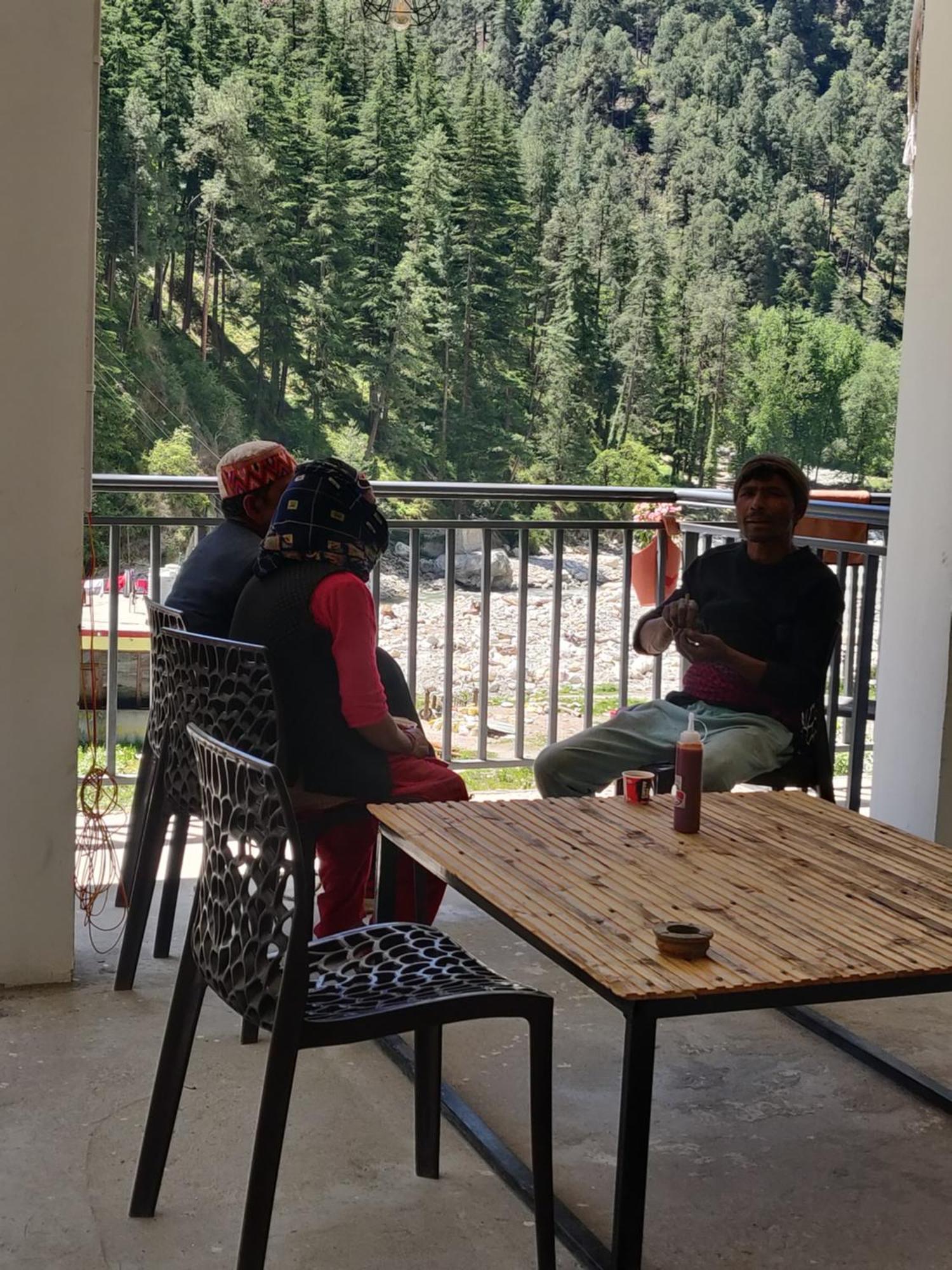Lazy Monk Hostel, Kasol Zewnętrze zdjęcie